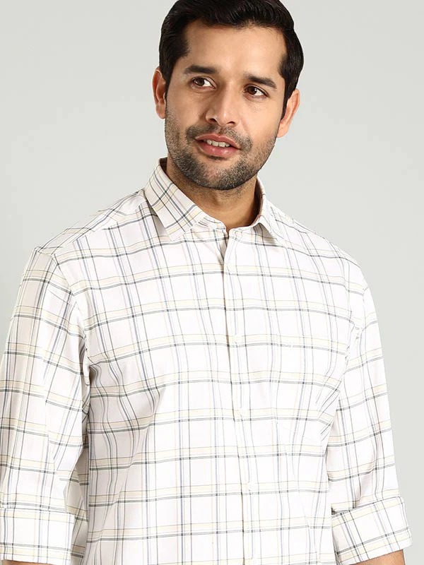 Indian Terrain Men's Regular Fit Full Sleeve Checkered Off White Shirt